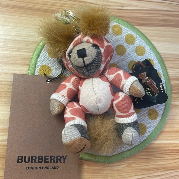 BURBERRY Giraffe with backpack key ring purse charm - Picture 1 of 8